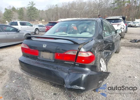 1998 Honda Accord Ex z USA, uszkodzony, nr VIN 1HGCG5655WA126657